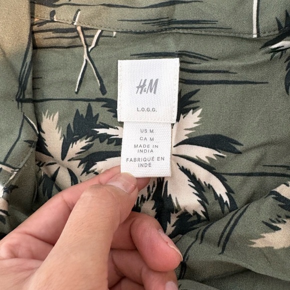 H&M Printed Shirt Size-M - Picture 5 of 9